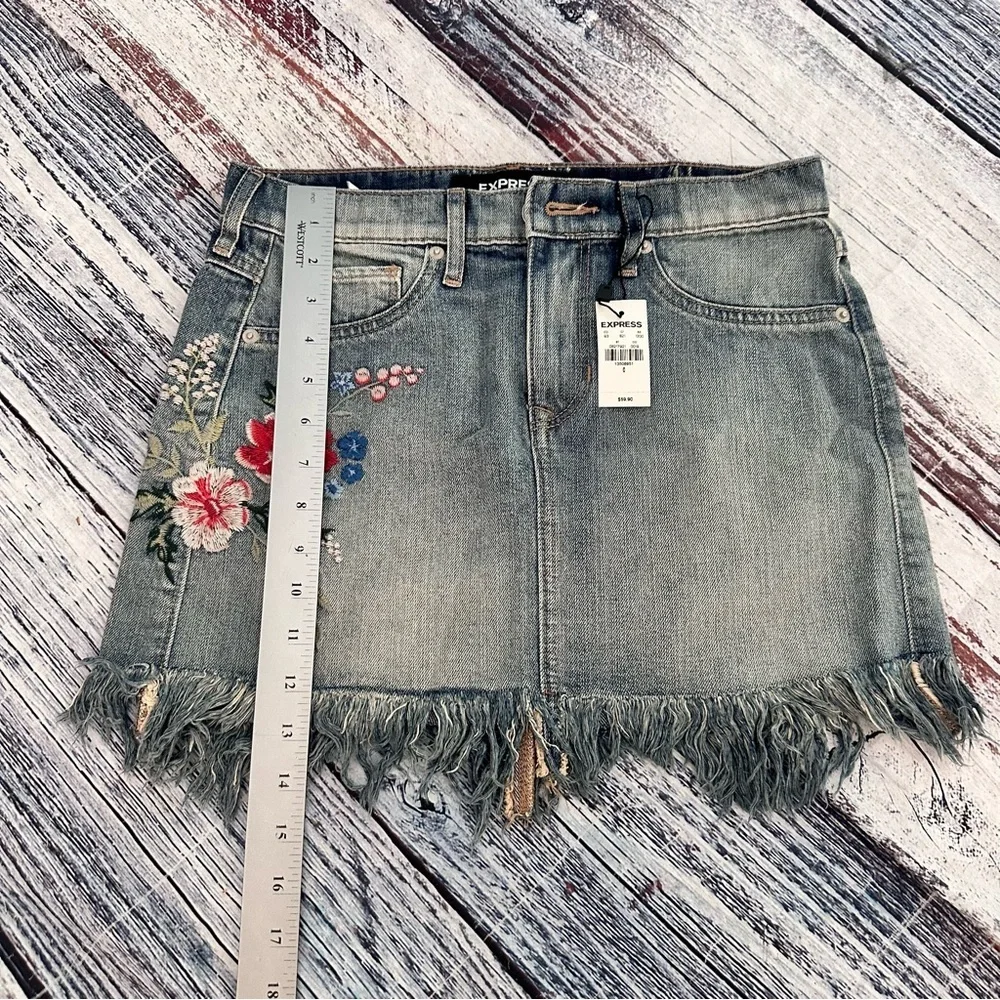 NWT Express Floral Embroidered Denim Mini Skirt $59